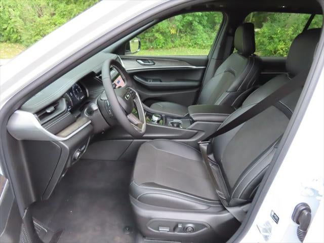 2027 Jeep Grand Cherokee GRAND CHEROKEE LAREDO ALTITUDE 4X4