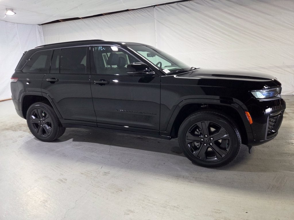 2027 Jeep Grand Cherokee GRAND CHEROKEE LIMITED RESERVE 4X4