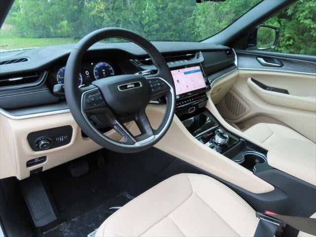 2027 Jeep Grand Cherokee GRAND CHEROKEE LIMITED 4X4