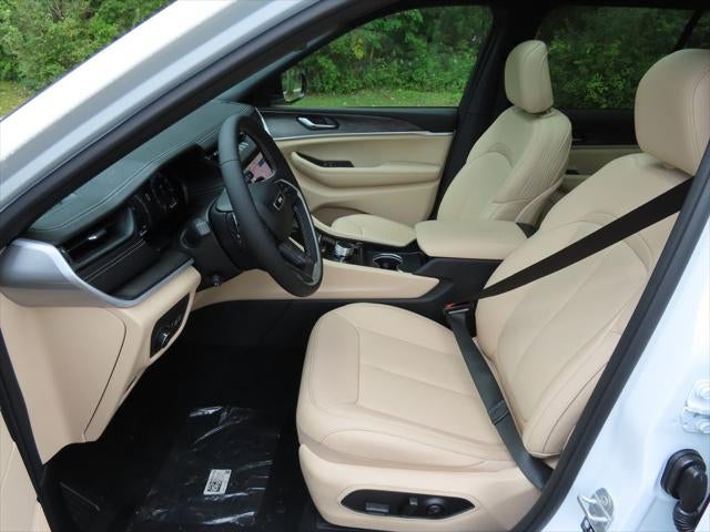 2027 Jeep Grand Cherokee GRAND CHEROKEE LIMITED 4X4