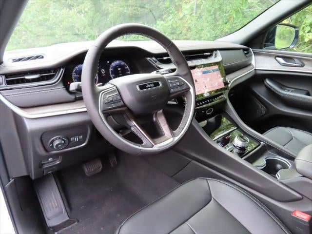 2027 Jeep Grand Cherokee GRAND CHEROKEE LIMITED 4X4