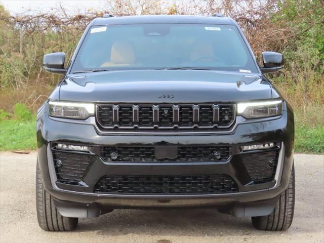 2027 Jeep Grand Cherokee GRAND CHEROKEE SUMMIT 4X4