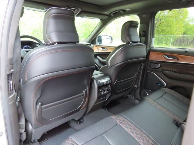 2026 Jeep Grand Cherokee GRAND CHEROKEE SUMMIT 4X4