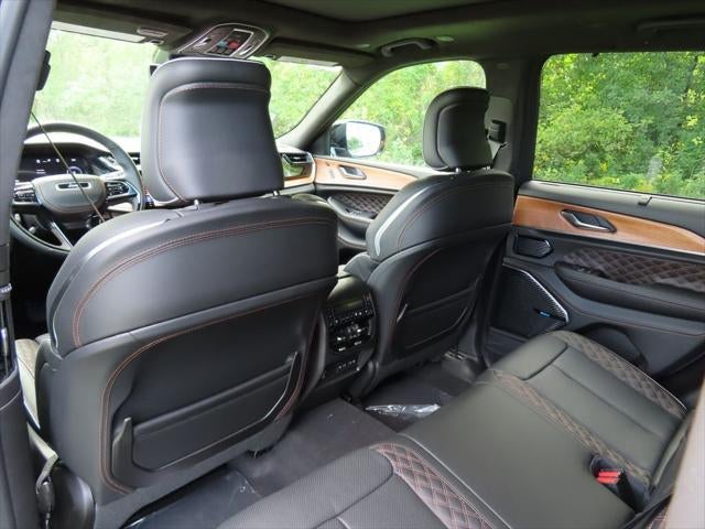 2027 Jeep Grand Cherokee GRAND CHEROKEE SUMMIT 4X4