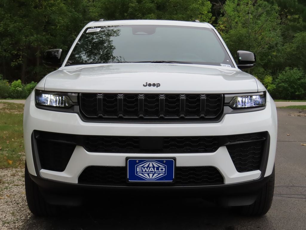 2027 Jeep Grand Cherokee L GRAND CHEROKEE L LAREDO ALTITUDE 4X4