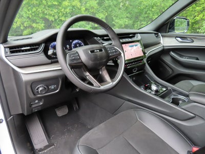 2027 Jeep Grand Cherokee L GRAND CHEROKEE L LAREDO ALTITUDE 4X4