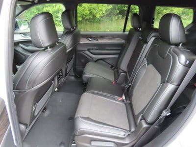 2027 Jeep Grand Cherokee L GRAND CHEROKEE L LAREDO ALTITUDE 4X4