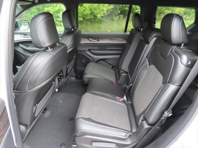 2027 Jeep Grand Cherokee L GRAND CHEROKEE L LAREDO ALTITUDE 4X4