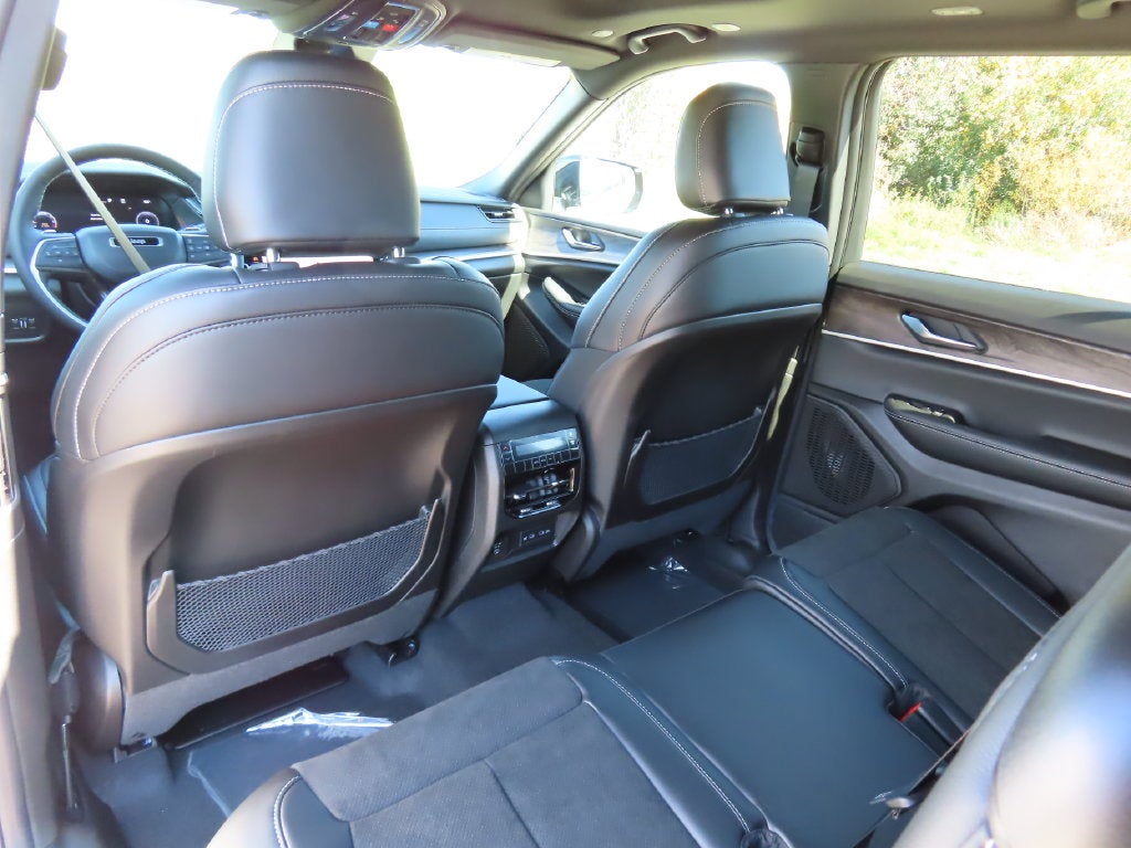 2027 Jeep Grand Cherokee L GRAND CHEROKEE L LAREDO ALTITUDE 4X4
