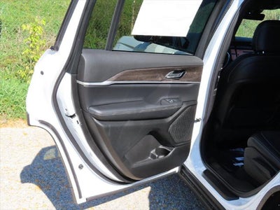 2027 Jeep Grand Cherokee L GRAND CHEROKEE L LAREDO ALTITUDE 4X4