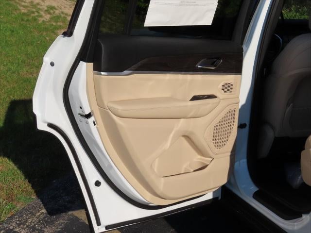 2027 Jeep Grand Cherokee L GRAND CHEROKEE L LIMITED 4X4
