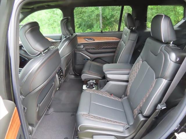 2026 Jeep Grand Cherokee L GRAND CHEROKEE L SUMMIT 4X4