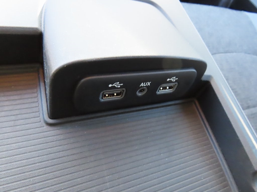 2018 RAM 1500 Big Horn Crew Cab 4x4 5'7' Box