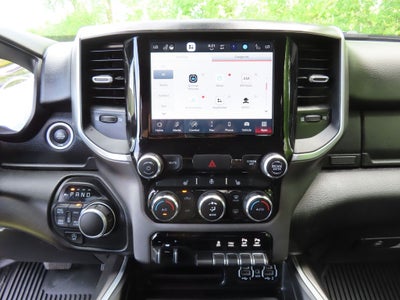 2022 RAM 1500 Big Horn Crew Cab 4x4 5'7' Box