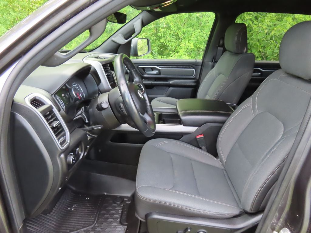 2022 RAM 1500 Big Horn Crew Cab 4x4 5'7' Box