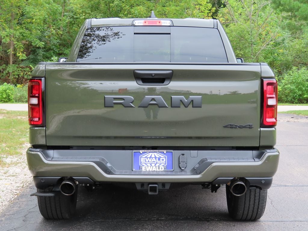 2027 RAM 1500 RAM 1500 EXPRESS CREW CAB 4X4 5'7' BOX
