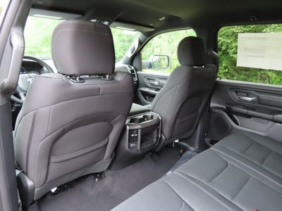 2027 RAM 1500 RAM 1500 EXPRESS CREW CAB 4X4 5'7' BOX
