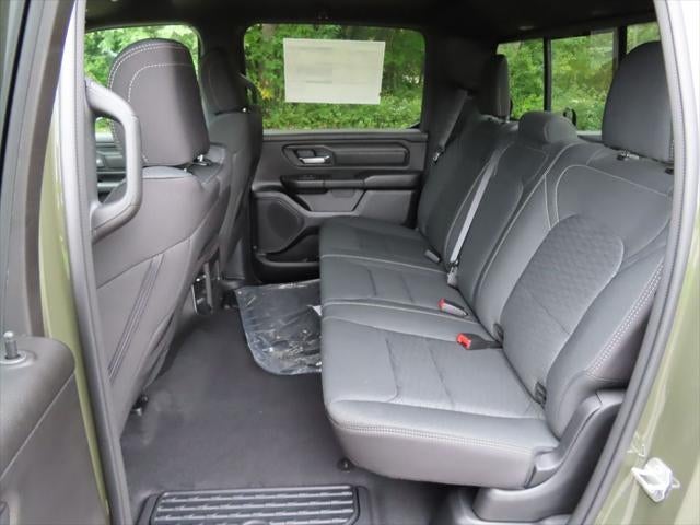 2027 RAM 1500 RAM 1500 EXPRESS CREW CAB 4X4 5'7' BOX