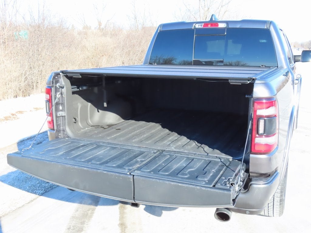 2022 RAM 1500 Laramie Crew Cab 4x4 5'7' Box