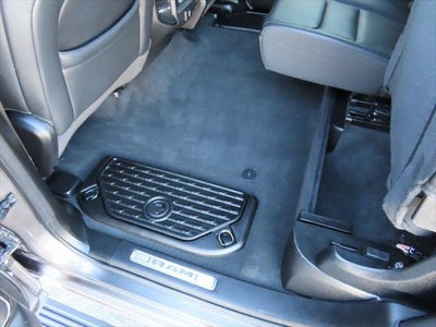 2022 RAM 1500 Laramie Crew Cab 4x4 5'7' Box