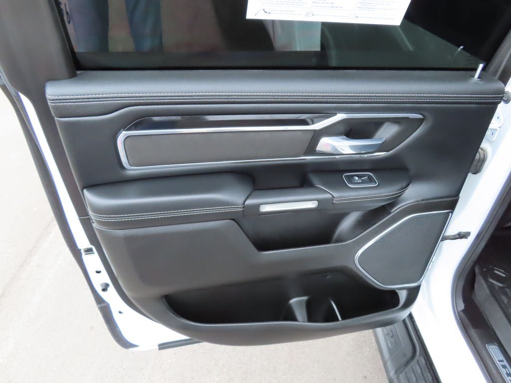 2022 RAM 1500 Laramie Crew Cab 4x4 5'7' Box