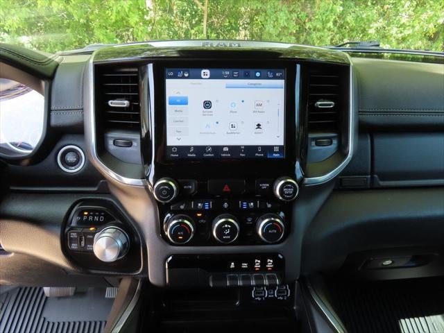 2022 RAM 1500 Laramie Crew Cab 4x4 5'7' Box