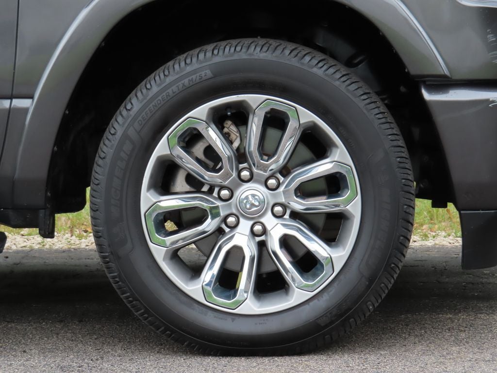 2021 RAM 1500 Laramie Crew Cab 4x4 5'7' Box