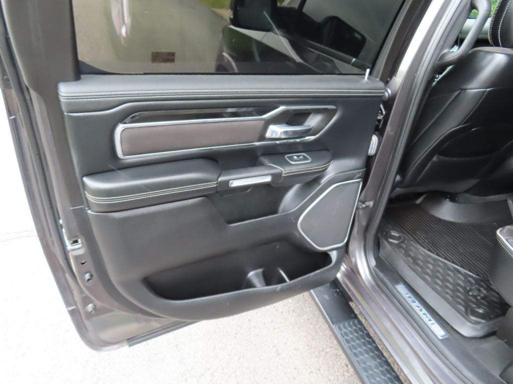 2021 RAM 1500 Laramie Crew Cab 4x4 5'7' Box