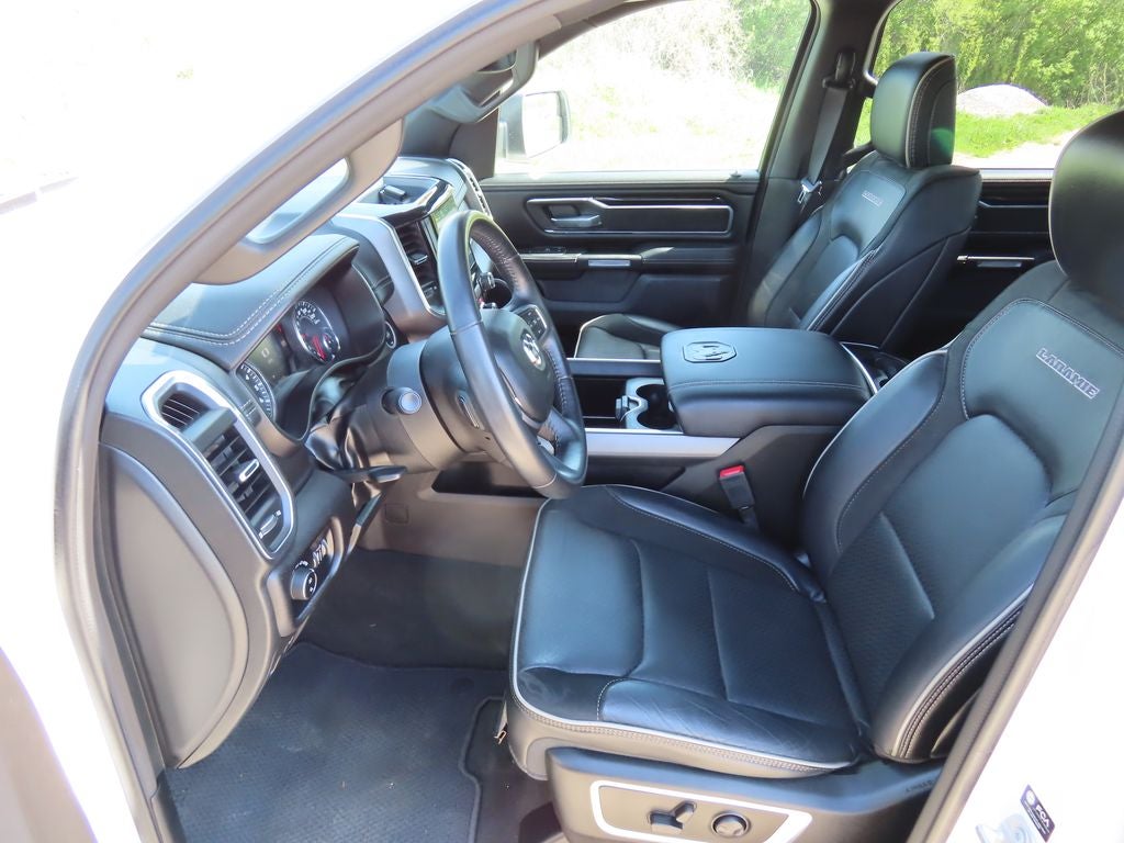 2022 RAM 1500 Laramie Crew Cab 4x4 5'7' Box