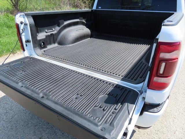 2022 RAM 1500 Laramie Crew Cab 4x4 5'7' Box