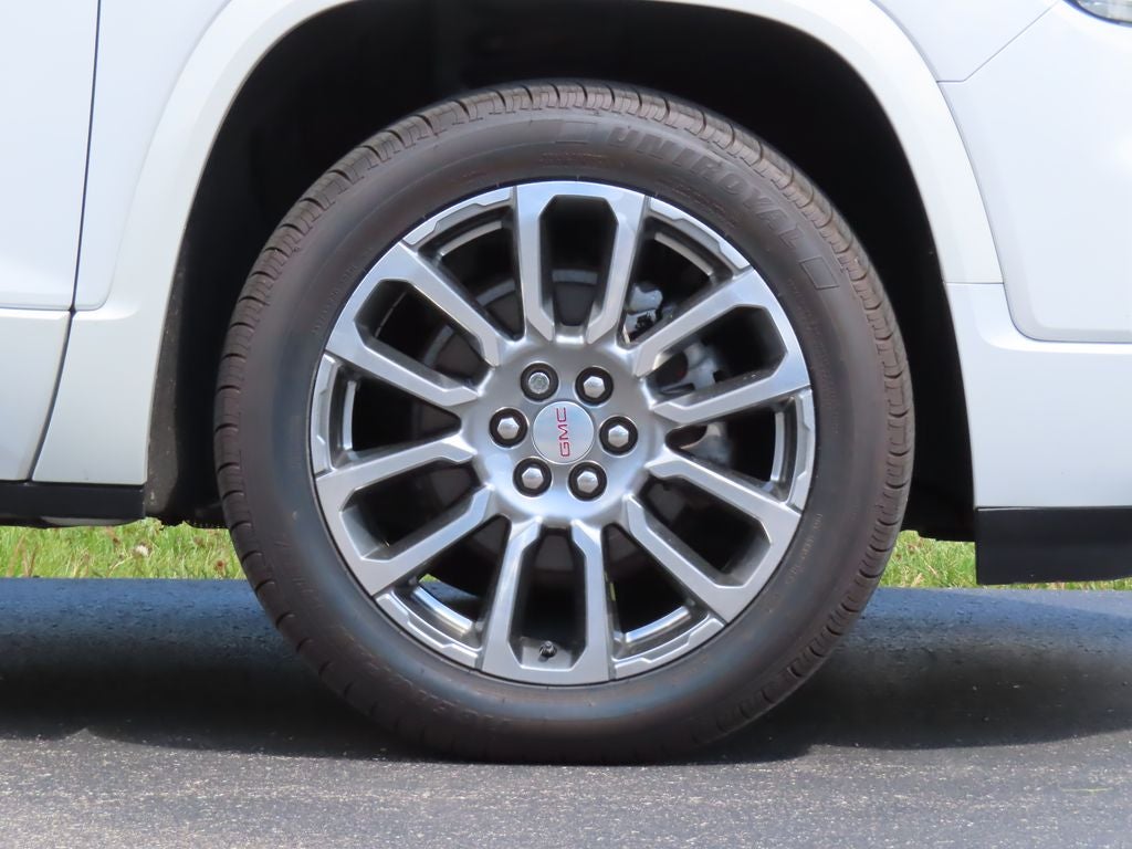 2022 GMC Acadia Denali