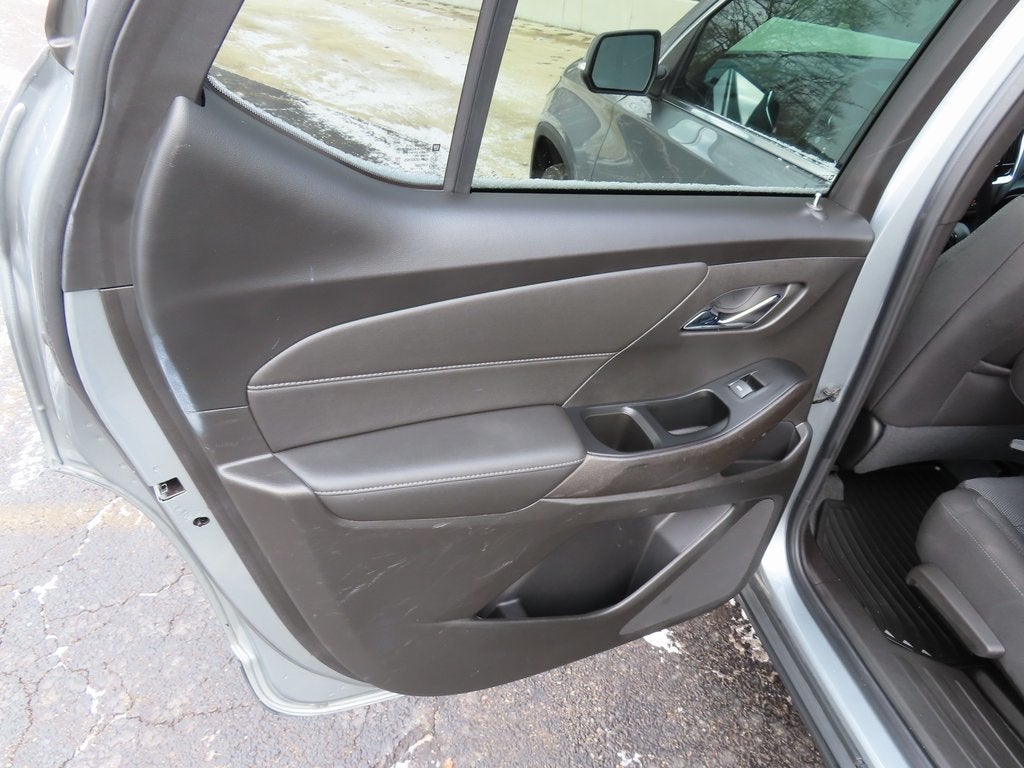 2023 Chevrolet Traverse AWD LT Cloth