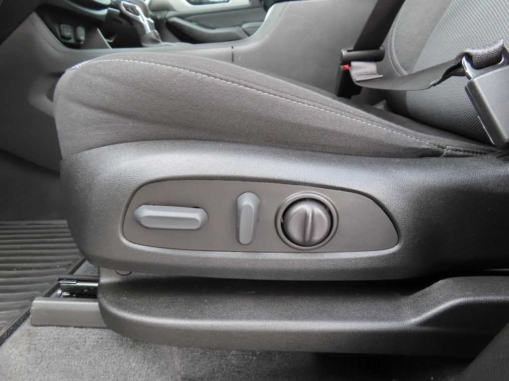 2023 Chevrolet Traverse AWD LT Cloth