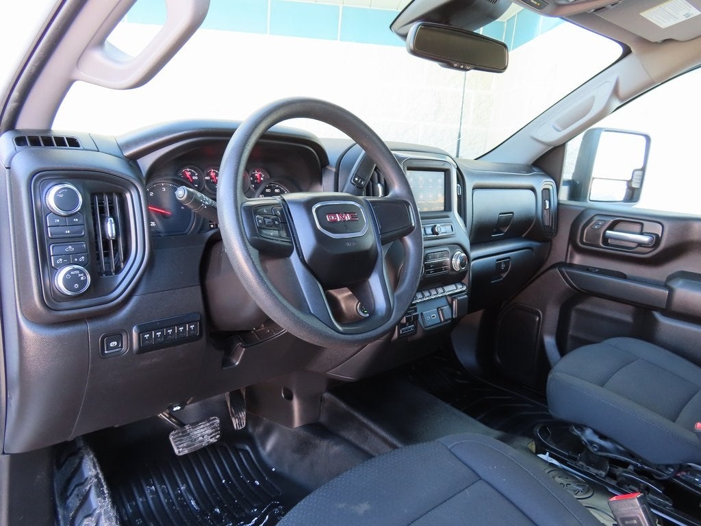 2025 GMC Sierra 3500HD 4WD Crew Cab Long Bed Pro