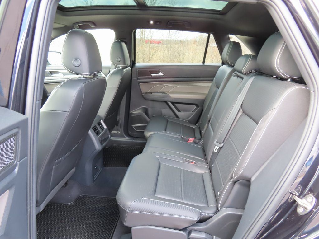 2023 Volkswagen Atlas Cross Sport 2.0T SEL R-Line Black