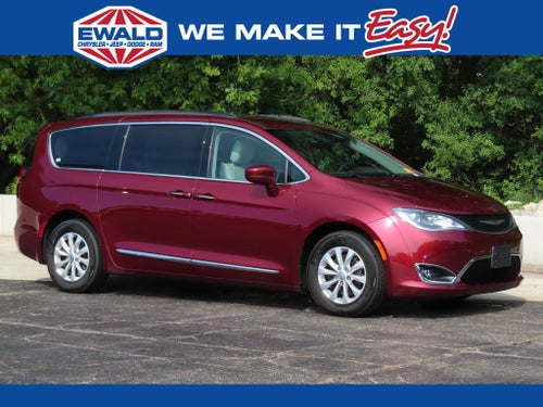 2017 Chrysler Pacifica Touring-L