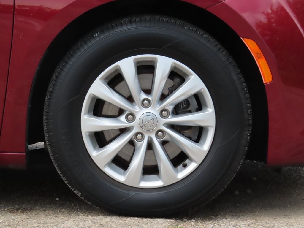 2017 Chrysler Pacifica Touring-L