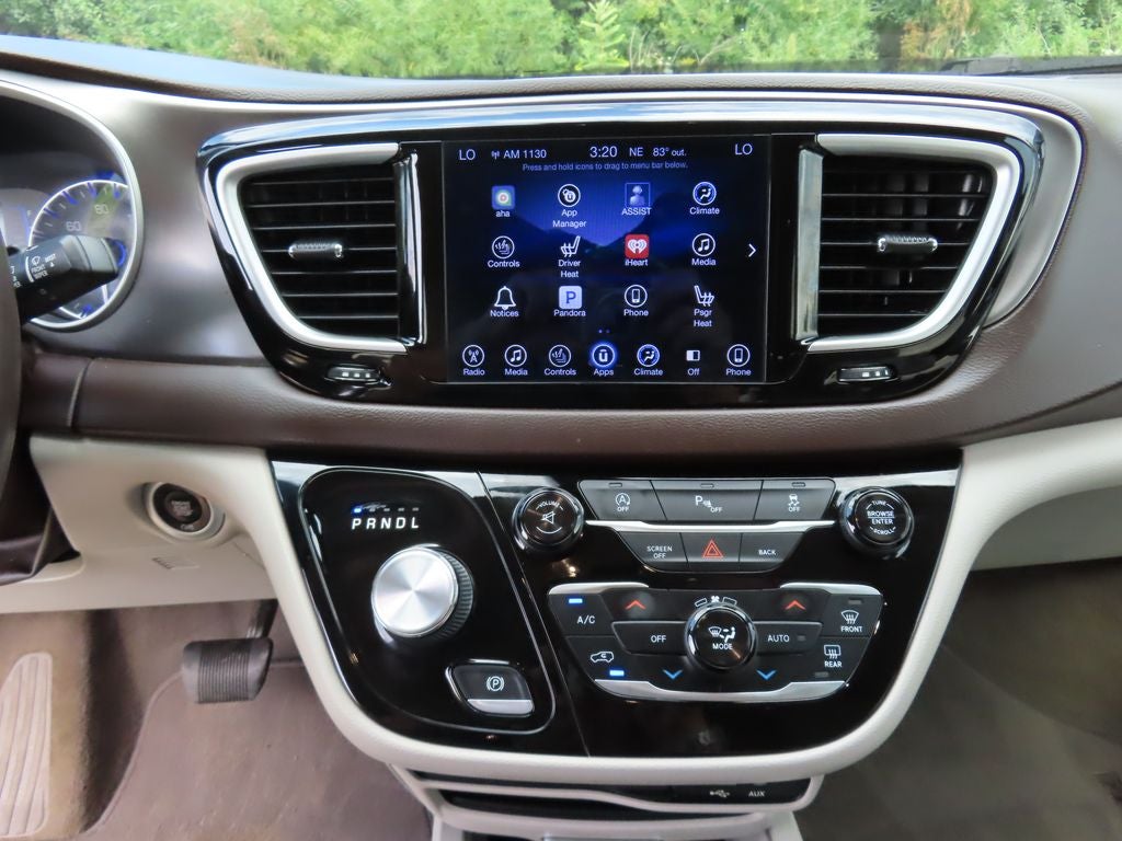 2017 Chrysler Pacifica Touring-L