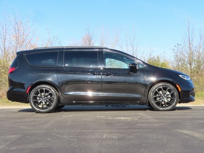 2025 Chrysler Pacifica Limited