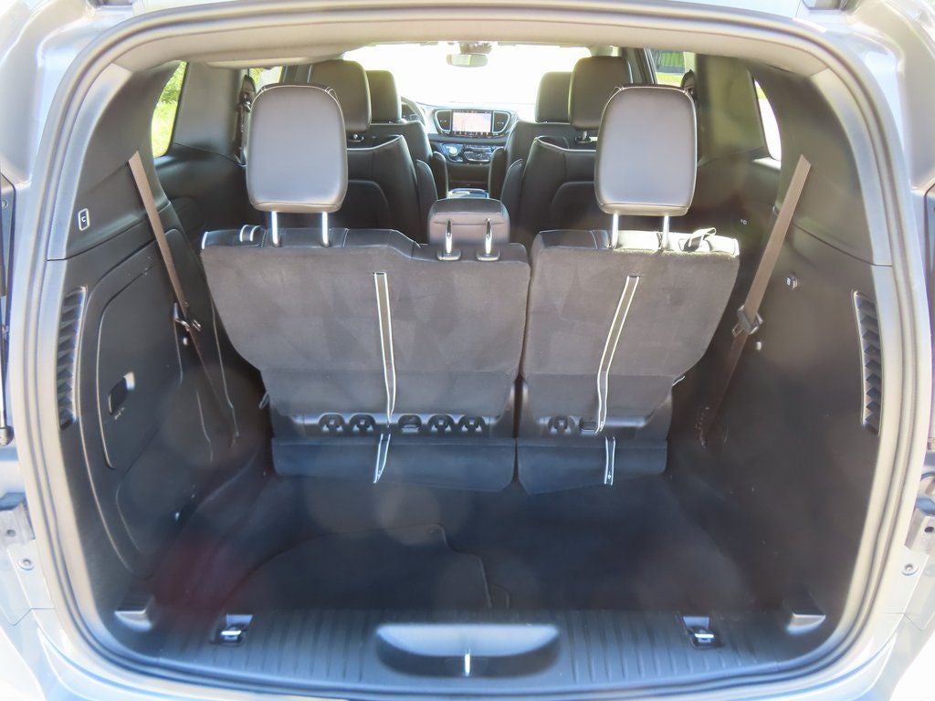 2022 Chrysler Pacifica Hybrid Limited S