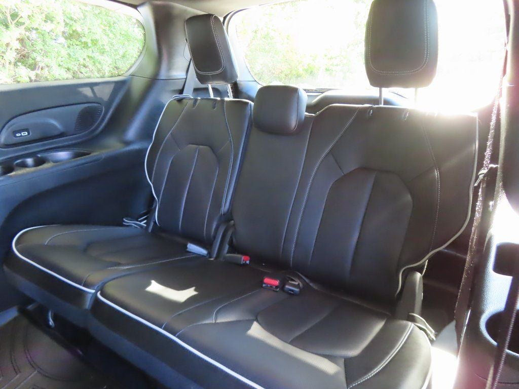 2022 Chrysler Pacifica Hybrid Limited S