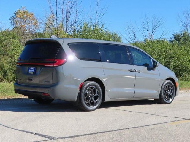 2022 Chrysler Pacifica Hybrid Limited