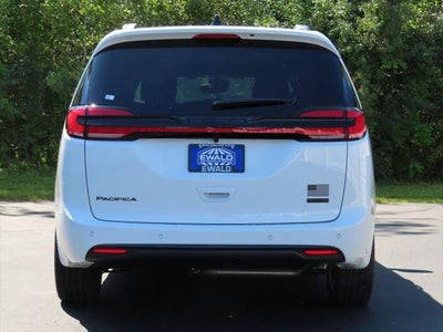 2027 Chrysler Pacifica PACIFICA SELECT AWD