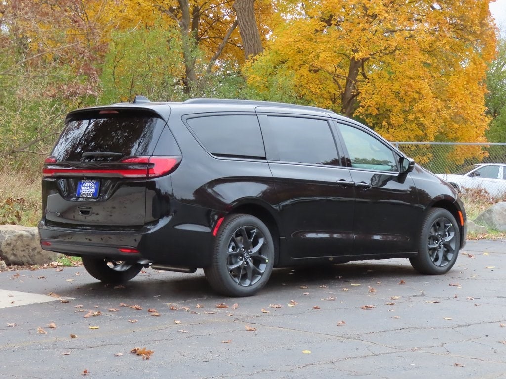 2026 Chrysler Pacifica PACIFICA SELECT AWD