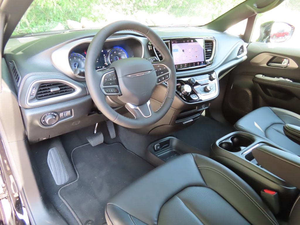 2027 Chrysler Pacifica PACIFICA SELECT AWD