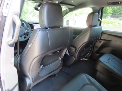 2027 Chrysler Pacifica PACIFICA SELECT AWD