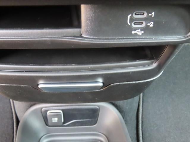 2027 Chrysler Pacifica PACIFICA SELECT AWD