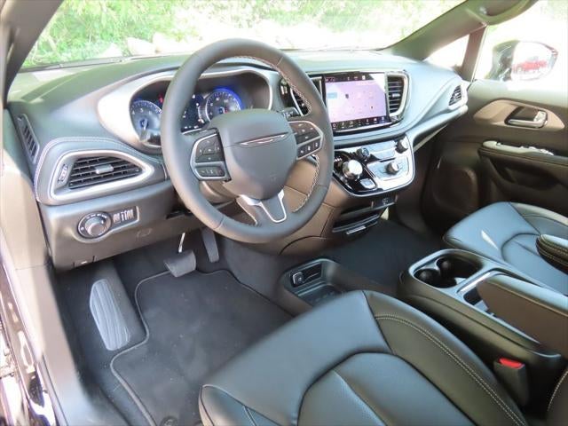 2027 Chrysler Pacifica PACIFICA SELECT AWD