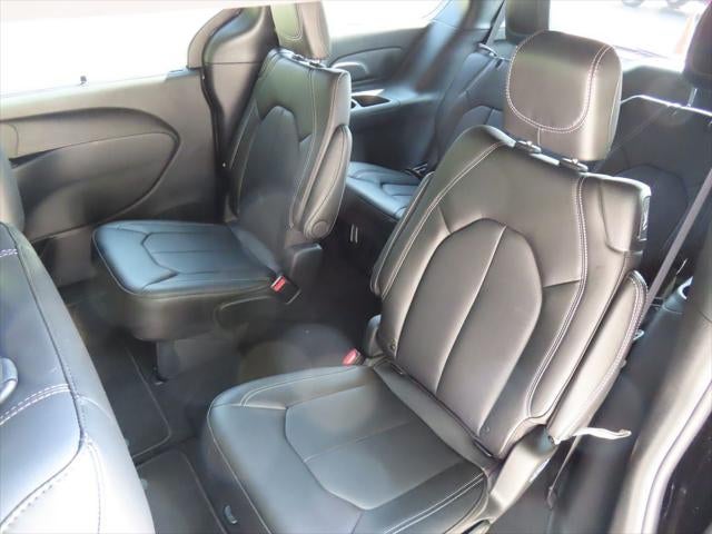 2027 Chrysler Pacifica PACIFICA SELECT AWD