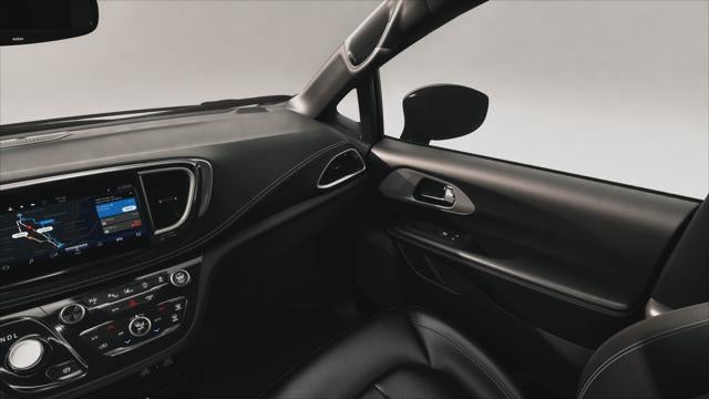 2027 Chrysler Pacifica PACIFICA SELECT AWD
